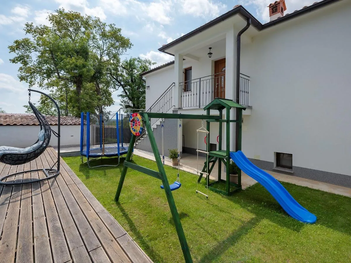 Modern Holiday Home With Pool In Pazin Lindar