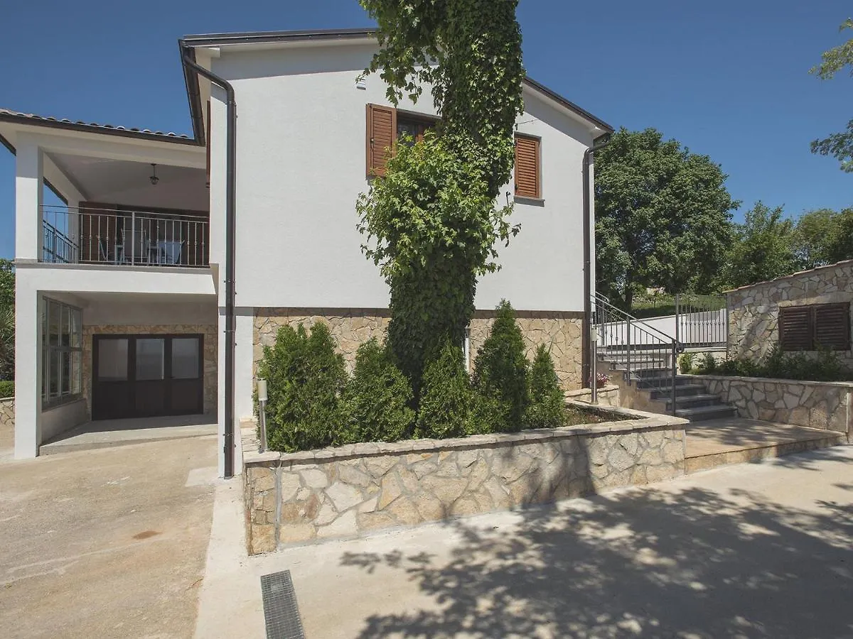 Modern Holiday Home With Pool In Pazin Lindar
