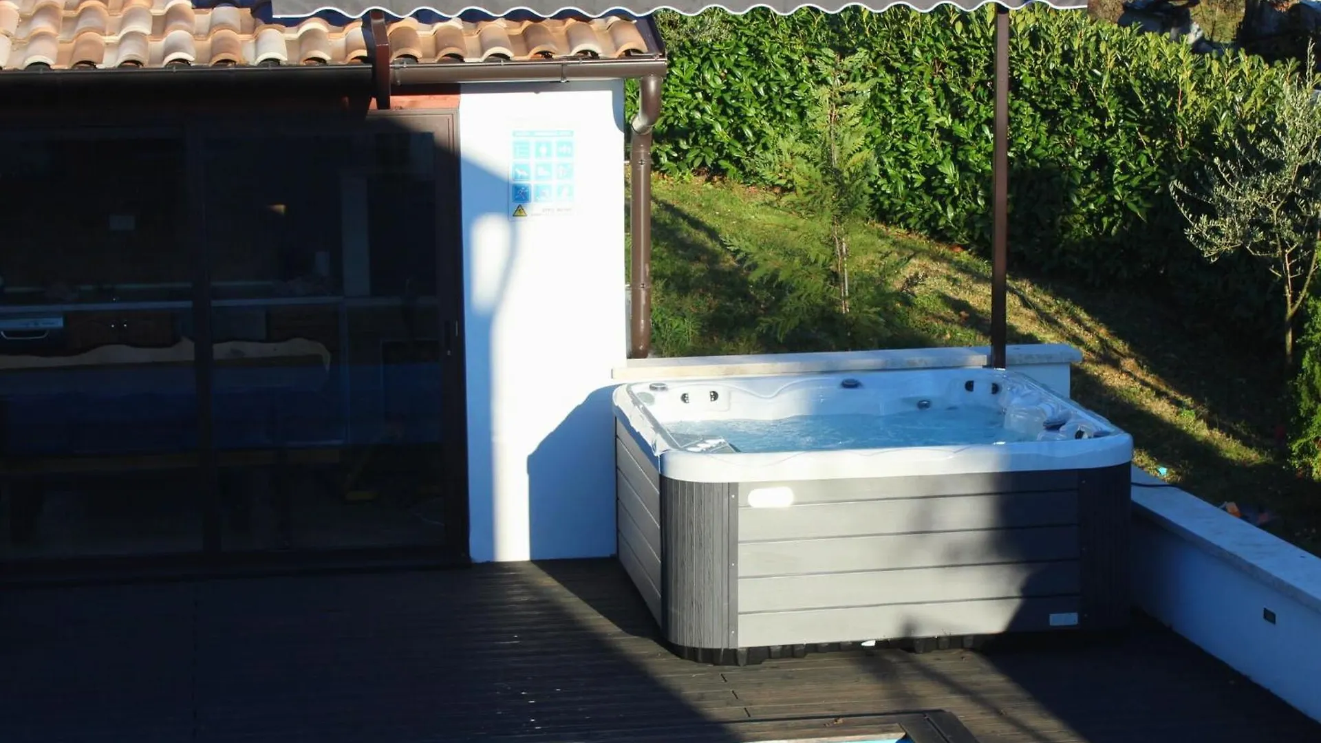 Modern Holiday Home With Pool In Pazin Lindar
